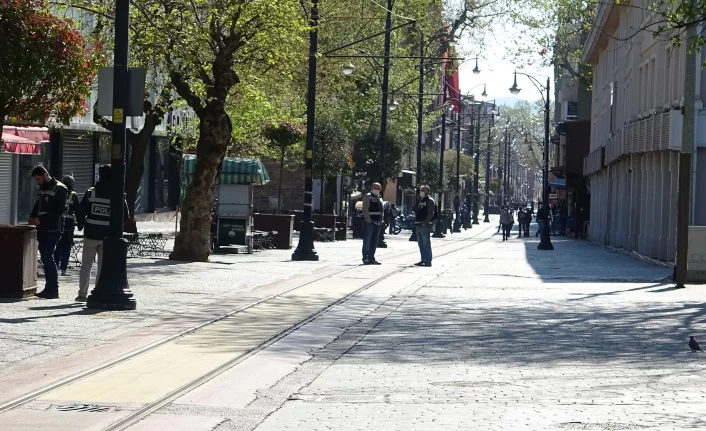 Bursa'da Cumhuriyet Caddesi yaya trafiğine kapatıldı