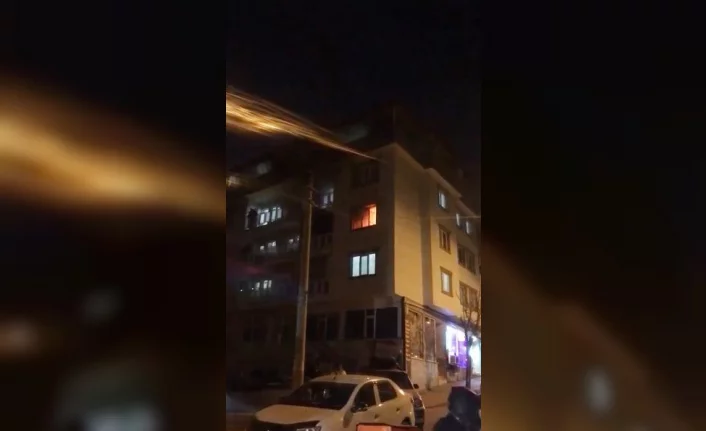 Bursa'da ev alev alev yandı