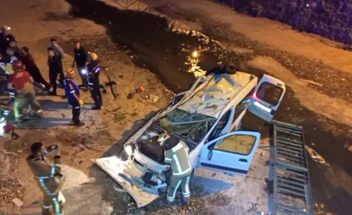 Bursa'da feci kaza! 1’i ağır 2 kişi yaralandı