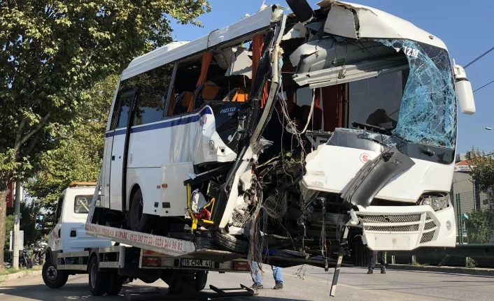 Bursa'da feci kaza: 2 ölü, 17 yaralı