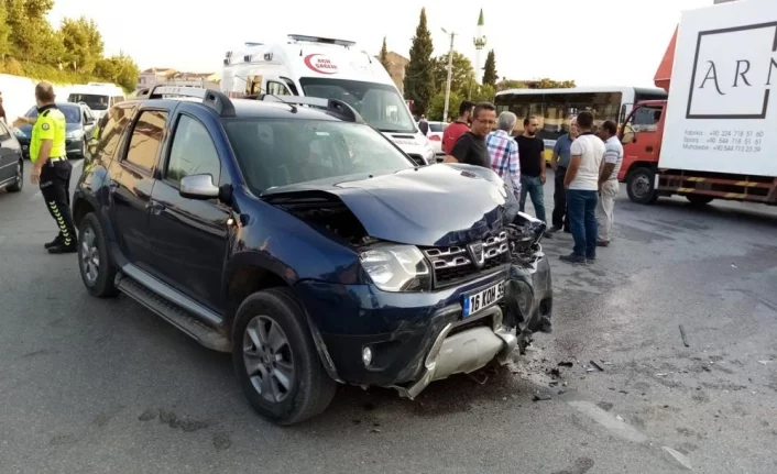 Bursa'da feci kaza! Cip ile halk otobüsü çarpıştı