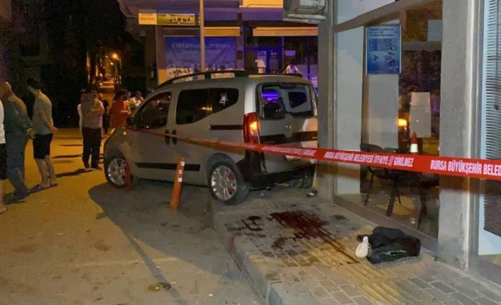 Bursa'da feci kaza! Savrulan otomobilin altında kaldı, hayatını kaybetti