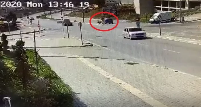 Bursa'da feci kazada genç kadın otomobilin altında kaldı!
