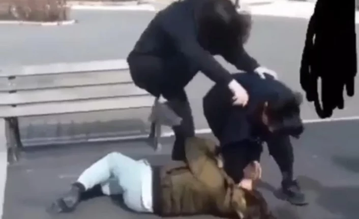 Bursa'da genç kıza tekme ve yumruklarla saldırdılar