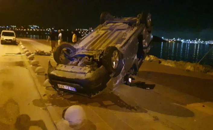 Bursa'da hafif ticari araç takla attı: 2 yaralı
