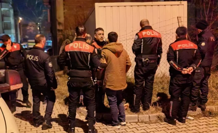Bursa'da husumetlilerin satırlı, silahlı kavgasında kan aktı: 1 yaralı