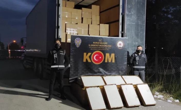 Bursa'da kaçak sigara operasyonu; piyasa değeri 5 buçuk milyon