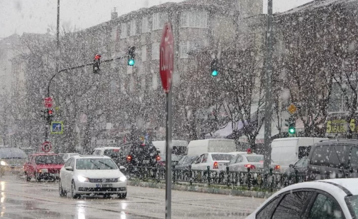 Bursa'da kar ve fırtına etkili oldu!