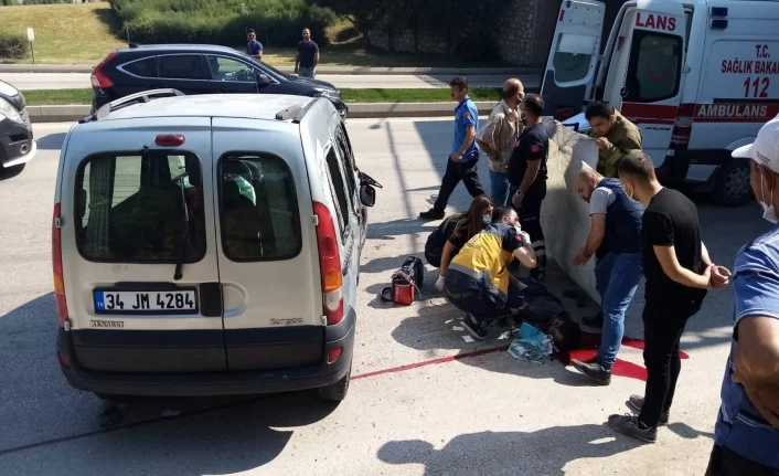 Bursa'da kazada devrilen aracının altında can verdi