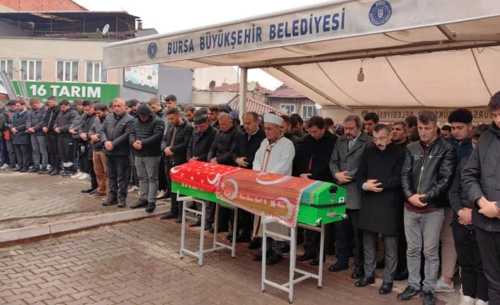 Bursa'da kazada ölen genç gözyaşları arasında toprağa verildi