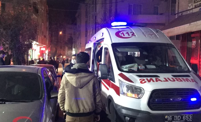Bursa'da kız meselesi yüzünden iki kişiyi bıçakladı!
