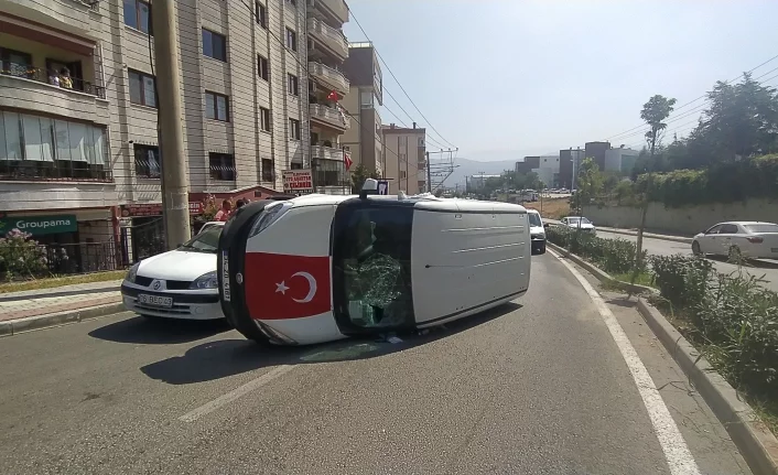 Bursa'da kontrolden çıkan araç yan yattı