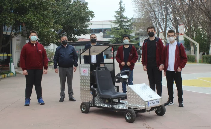 Bursa'da Liseli öğrenciler suyla hareket eden araç tasarladı