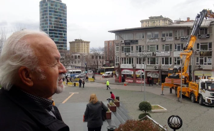 Bursa'da lodos iş hanının çatısını kaydırdı