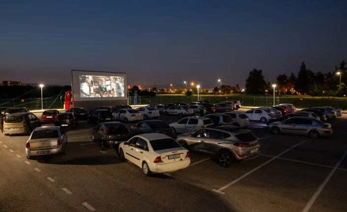 Bursa'da mesafeli sinemaya büyük ilgi