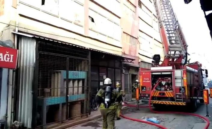 Bursa'da mobilya imalathanesinde korkutan yangın