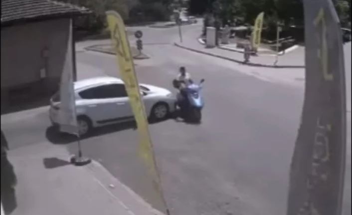 Bursa'da motosiklet kazadan kıl payı kurtuldu