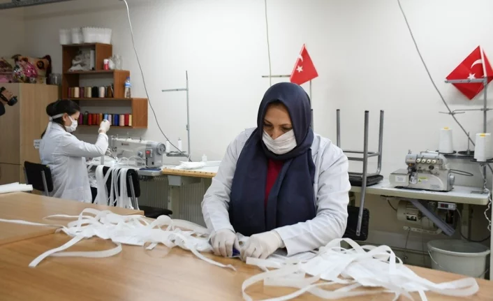 Bursa'da o belediye kendi maskesini kendi üretiyor