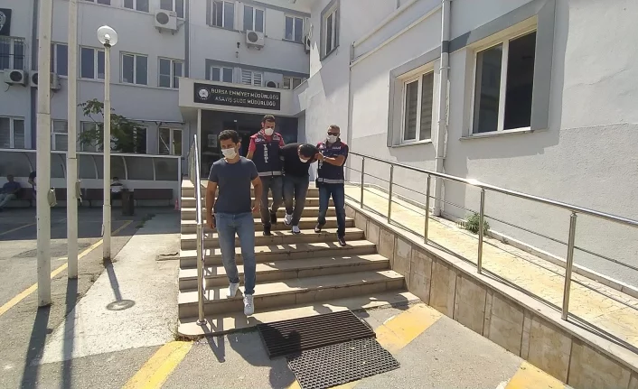 Bursa'da oto hırsızları uyuşturucuyla yakalandı