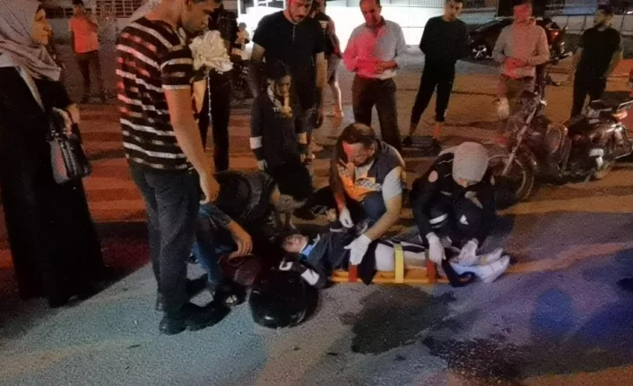 Bursa'da otomobil bisiklete çarptı, 4 kişi yaralandı