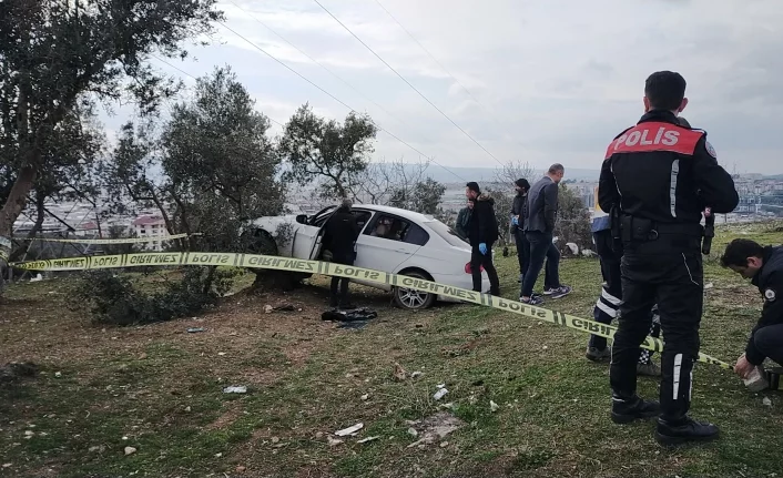 Bursa'da polis arabasını çalan genci öldürdü