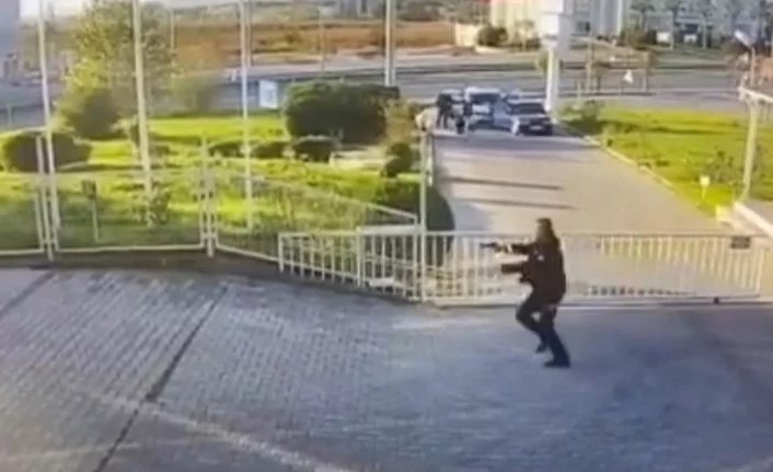 Bursa'da polise silah çekip kaçmaya çalıştı! O anlar kamerada!