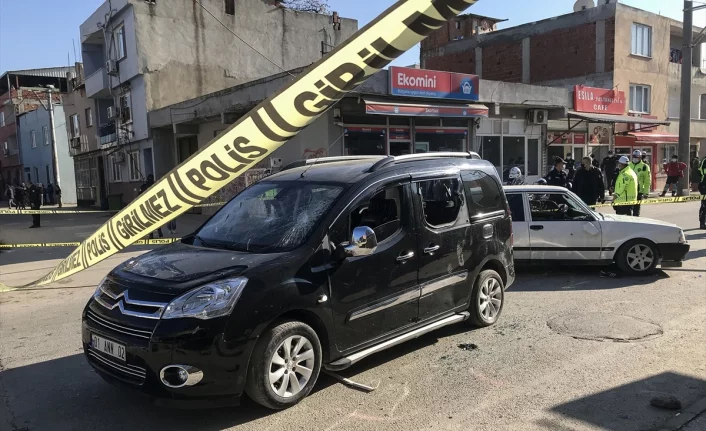 Bursa'da şehrin göbeğinde silahlı çatışma: 4 yaralı!