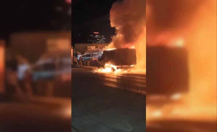 Bursa'da seyir halindeki araç alev alev yandı!