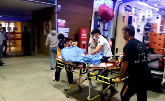 Bursa'da silahlı saldırıda yaralanan genç polis karakoluna sığındı
