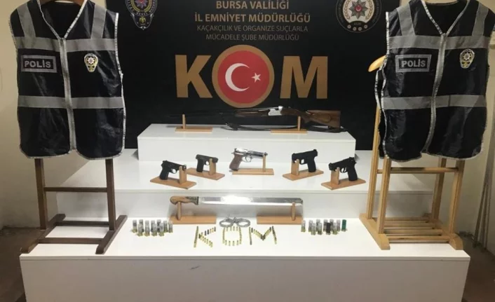 Bursa'da suç örgütüne şafak baskını: 12 kişi gözaltına alındı