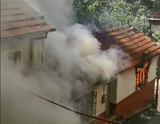 Bursa'da tinerci evi yaktı, mahalleyi birbirine kattı