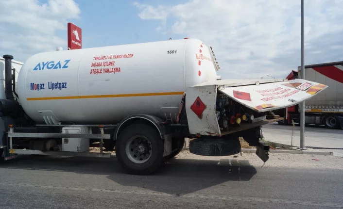 Bursa'da tır LPG tankerine çarptı!