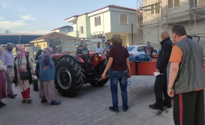 Bursa'da traktörün römorkundan düşen genç kız ağır yaralandı