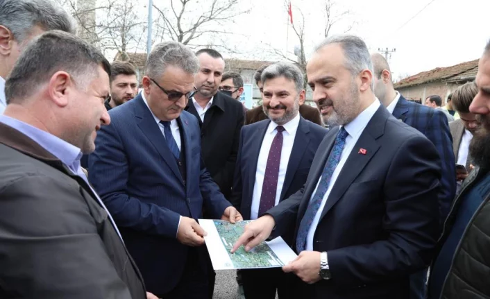 Bursa'nın 418 dönümlük yeni mezarlığına sıcak asfalt