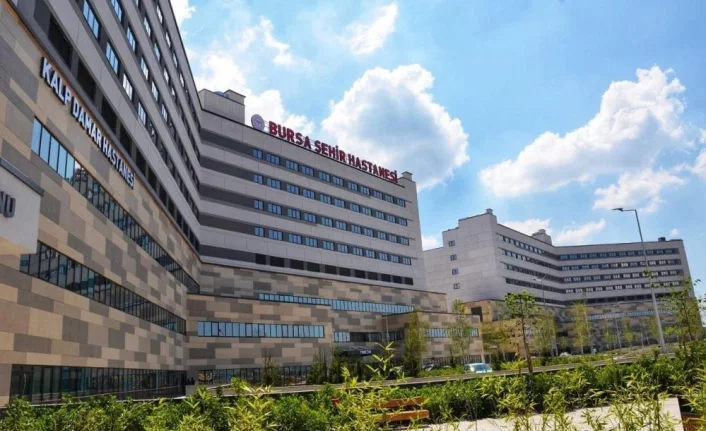 Bursa Şehir Hastanesinde kapalı akciğer kanseri ameliyatları başladı.