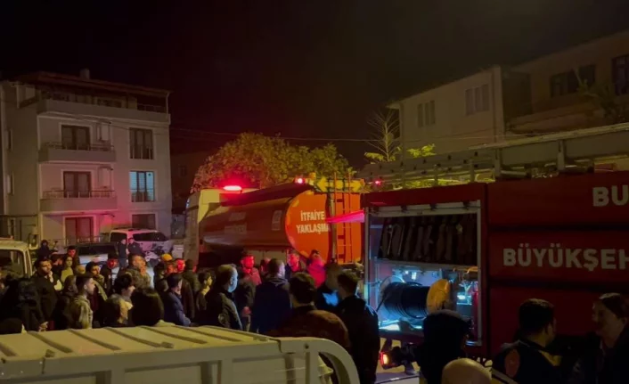 Bursa’da 4 katlı apartmanda çıkan yangın korkuttu
