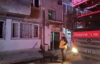Bursa’da 5 katlı binanın 2. katında doğal gaz patlaması sonucu yangın çıktı