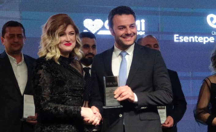 Bursa’da başarılı kadınlar ödüllendirildi