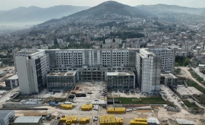 Bursa’da dev sağlık kompleksi hızla yükseliyor