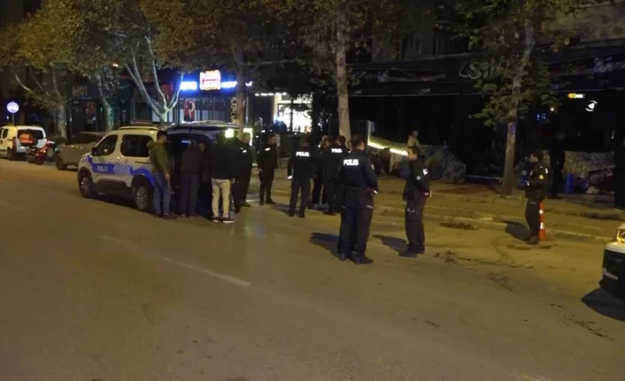 Bursa’da eğlence mekanında silahlı kavga: 2 yaralı