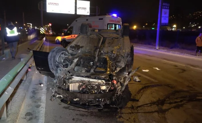 Bursa’da kontrolden çıkan otomobil  takla attı : 3 ağır yaralı