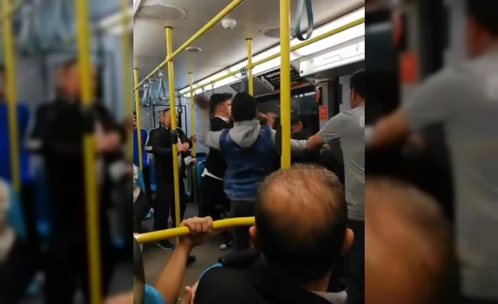 Bursa’da tekme tokatlı metroda sigara içme kavgası kameralarda