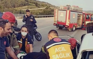 Bursa’da trafik kazası: 4 kişi sıkışarak yaralandı