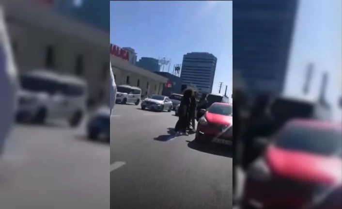 Bursa’da trafikte ’sinyal verme’ kavgası kameralarda