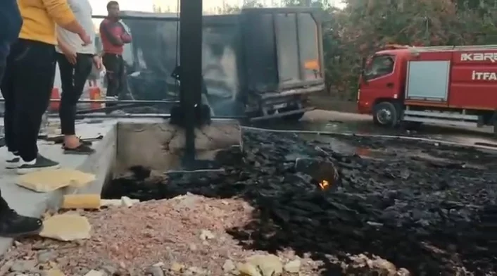 Bursa’da tutuşan ambalajlardan bir kamyon alev alev yandı