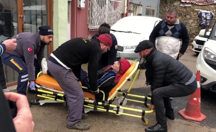 Bursa’da yaşlı adam pompalıyla dizinden vuruldu