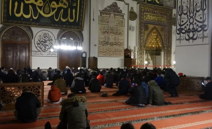 Bursalılar Regaip Kandili'ni Ulu Cami'de idrak etti