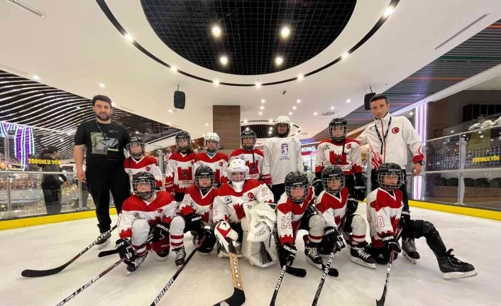Bursa’nın buz hokeyi yıldızları şampiyonaya hazır