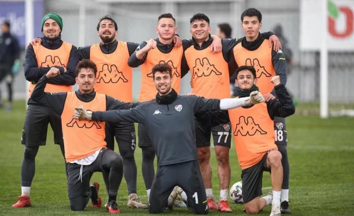 Bursaspor, Altay maçı hazırlıklarına ara verdi
