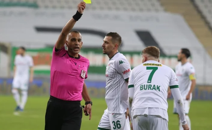 Bursaspor’un golcü ismi Burak Kapacak cezalı duruma düştü